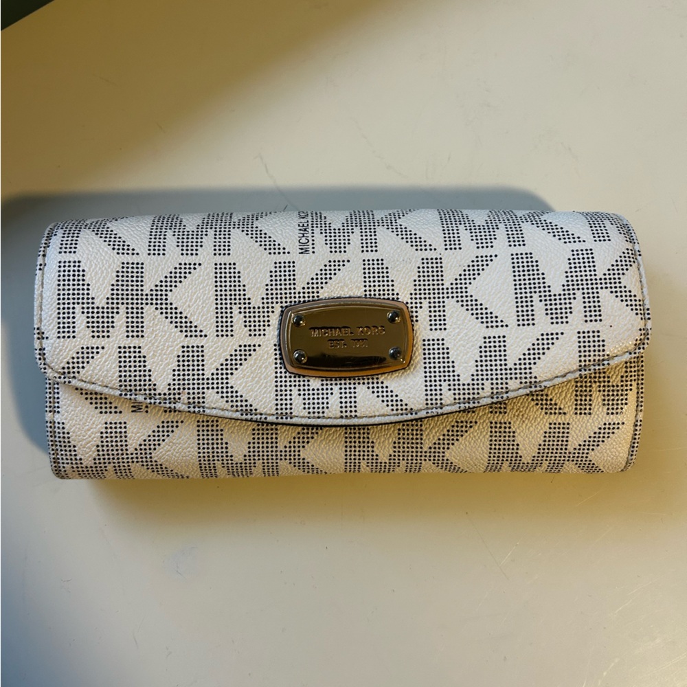 Michael Kors Patterned Wallet